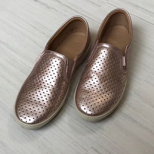 Hotter rose/blush shiny colored shoe Size 6.5